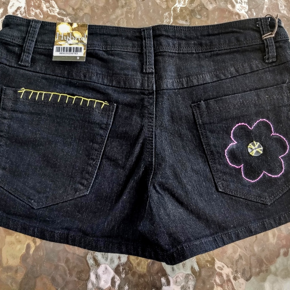 Jean Shorts Hand Embroidered - Picture 2 of 8